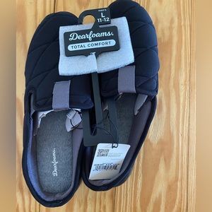 Men’s Dearfoam slippers 11/12